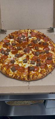 Ultimate Magnifico pizza