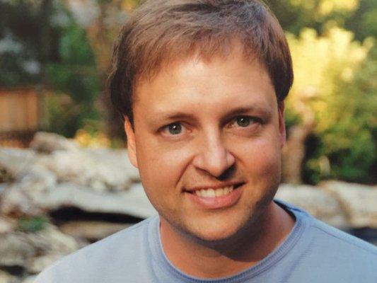 Dr Brent Rubis is board certified by the American Board of Plastic Surgery and has been in practice since 2000.