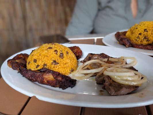 El Bajareque Restaurant