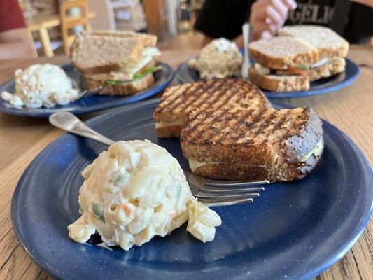 Grilled cheese with macaroni salad