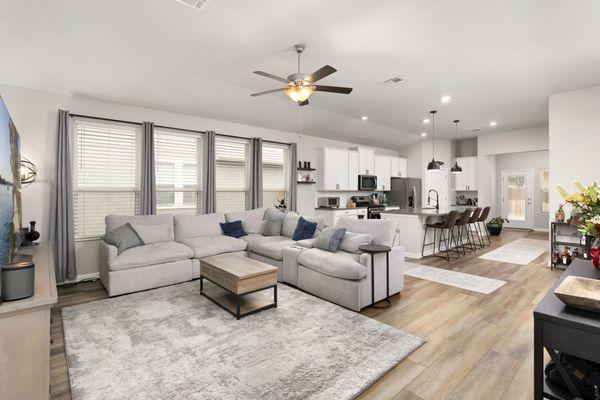 Diana Fuertes - Coldwell Banker D'Ann Harper