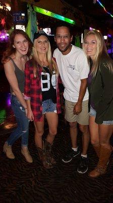 Kdub Hit Country Radio Station