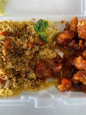 General Tsos chicken. Lunch plate.