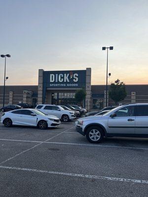 DICK'S Sporting Goods