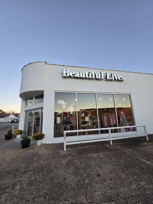 Beautiful Lives Boutique - Siloam Springs