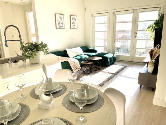 We enjoyed the sunlight every afternoon