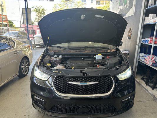 Chrysler Pacifica Hybrid AC repair