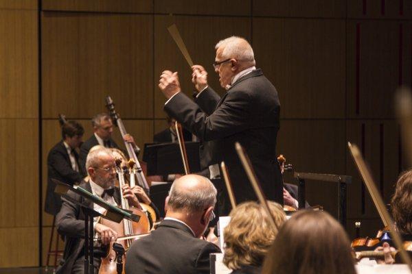 Maestro Brian Davenport