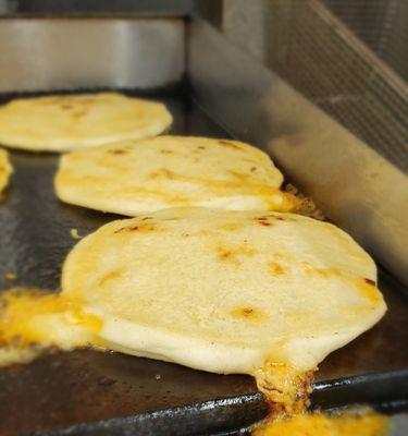 Pupusas disponible
Pupusas available