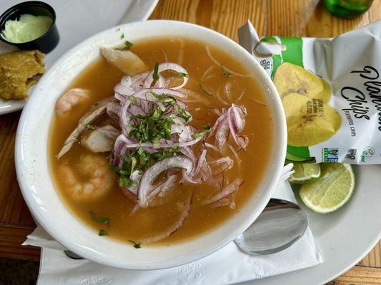 Encebollado mixto