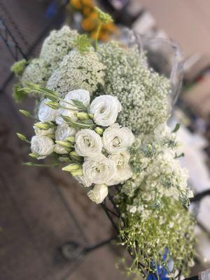 G & J Flowers Distributors