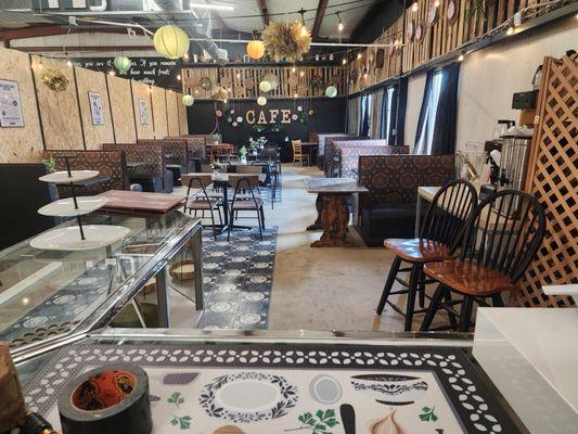 Tucked away inside From The Vine @ 610 Waddle St. Ferguson Ky.
Our cafe is an intimate/quaint setting for breakfast and lunch.