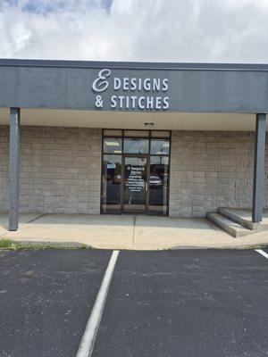 E Designs & Stitches