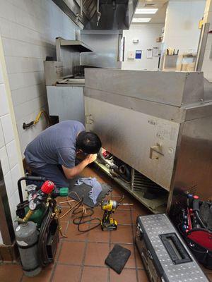 Commercial refrigerator repair