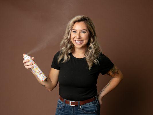 Hi, I'm Karina and I'm an extension specialist. This month I'm celebrating 10 years behind the chair! I can't wait to meet you! Xx