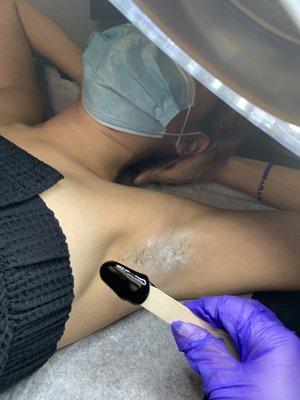 I just love this sleek Black Coral Wax, it grabs every hair! Only the best for my clientele.