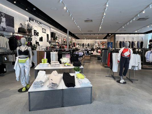 Gorgeous new Lululemon store.