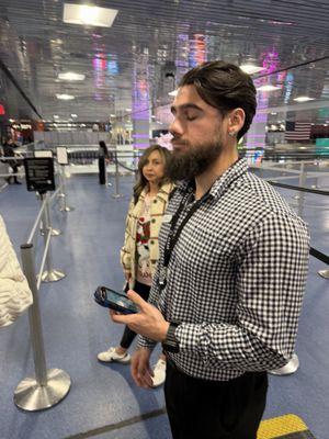 This is the clear employee Victor while he's verbally attacking me