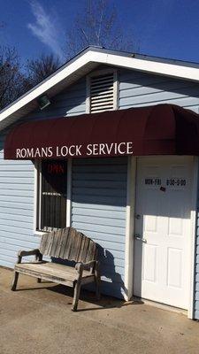 Romans Lock Service