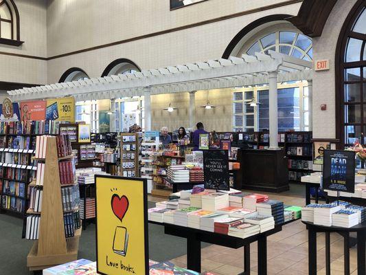 Barnes & Noble Booksellers