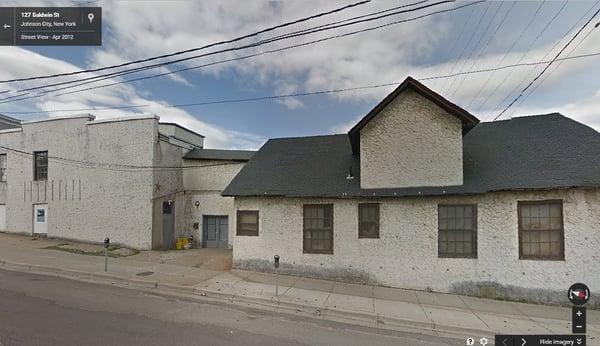 Quaint & cozy, have some wine...