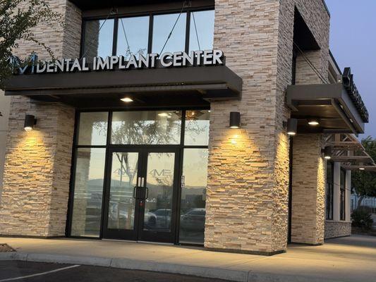 4M Dental Implant Center