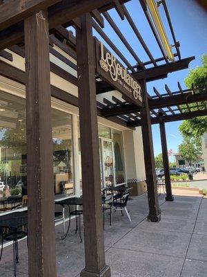 Hanging out with mi amiga