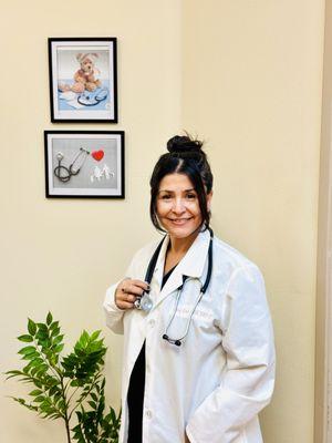 Deisy Nava, Family Nurse Practitioner, Certified. Experienced in medicine for over 30 years. Bilingual- Spanish/English.