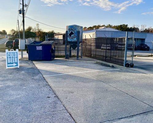 This is what you see on Griffin Road ... the brewery is to the right (north).