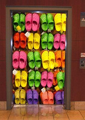 Elevator Wraps for a Captive Audience!