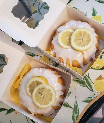 Lemon pound cakes