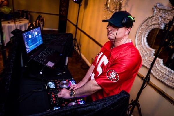 DJ TJ Professional DJ Service