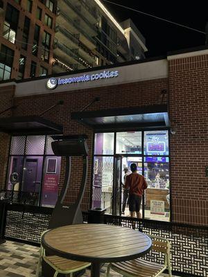 Insomnia Cookies