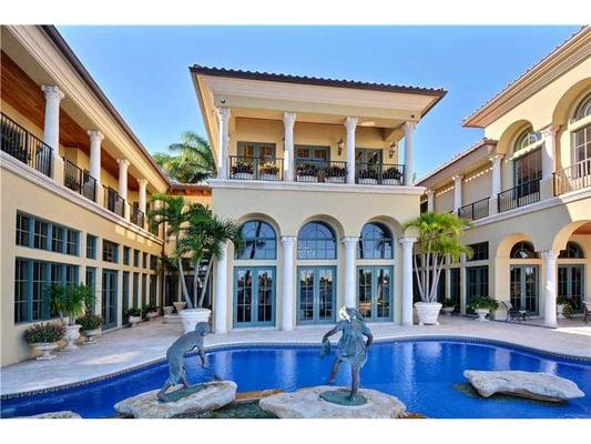 Team Danielle & Michael - House HQ