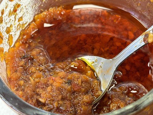 The free yummy sauce on the table!