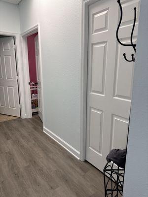 The RIGHT door is where she does eyebrows, lashes, and waxing. LEFT door is where the hair spa happens