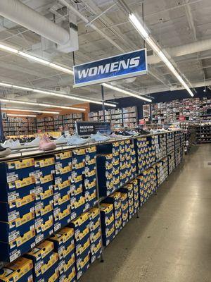 SKECHERS Warehouse Outlet