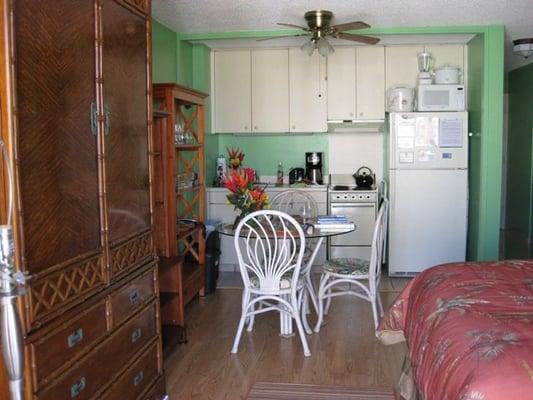 Full kitchen Sunrise/Sunset