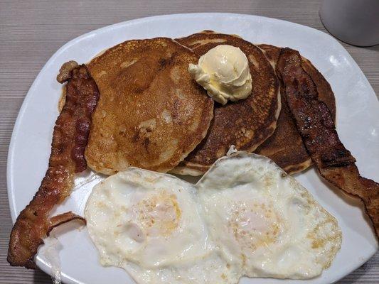 Eggs with bacon and pancakes at Perkin's, Jefferson City