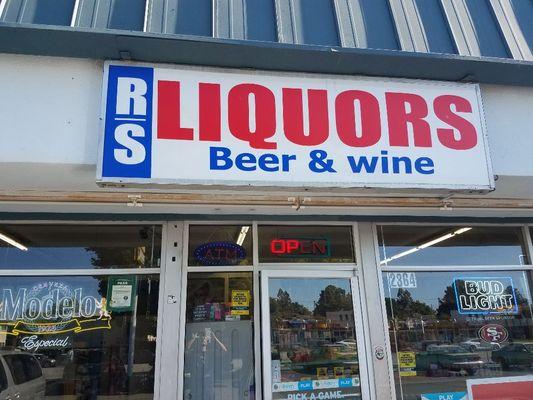 Best selection Ice cold beer, liquor snacks and more