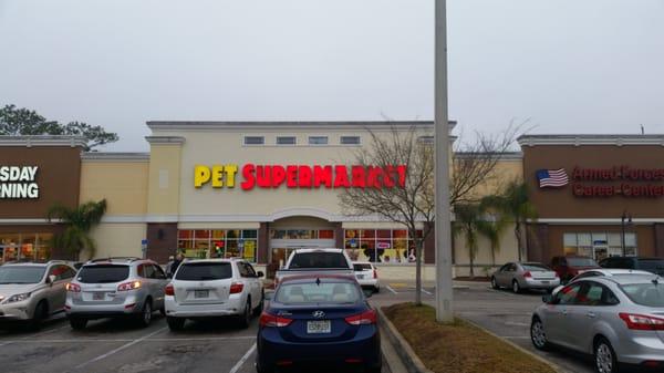 Nice place, the lady offered for my girl and I, to pet the cat. Very nice experience and overall good time.