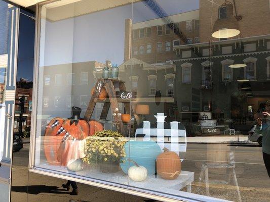Fall window display