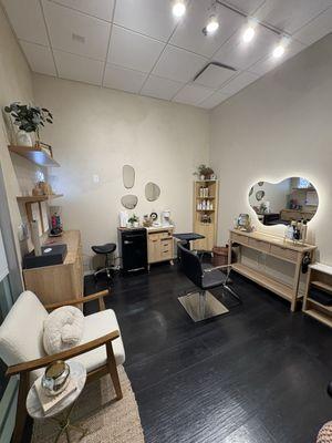 Makoto's Hair Studio