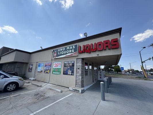 Uno Mas Liquors