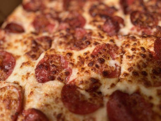 Tavern thin crust Pepperoni Pizza