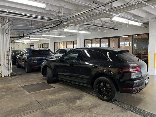 Porsche Hawaii Service Dept is now located on Cooke St. directly across Servco Lexus (the old Velocity Honolulu location)