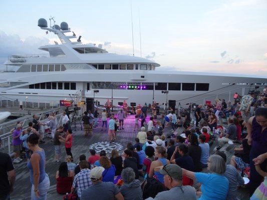 Live @ the Lakefront