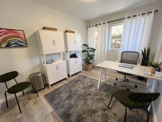 Our onsite nurses take daily vitals and collaborate with our child and adolescent psychiatrists to ensure comprehensive client care.