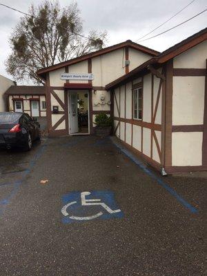 Monique's Beauty Salon