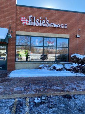 Welcome to Elsie's Place in Carol Stream!